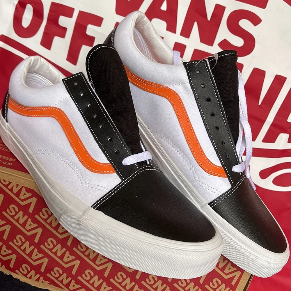 Vans Old Skool
(Classic Sport)Blk/Tr Wht
VNOA5KRF93U
Men’s sneakers - athletic - Picture 8 of 16